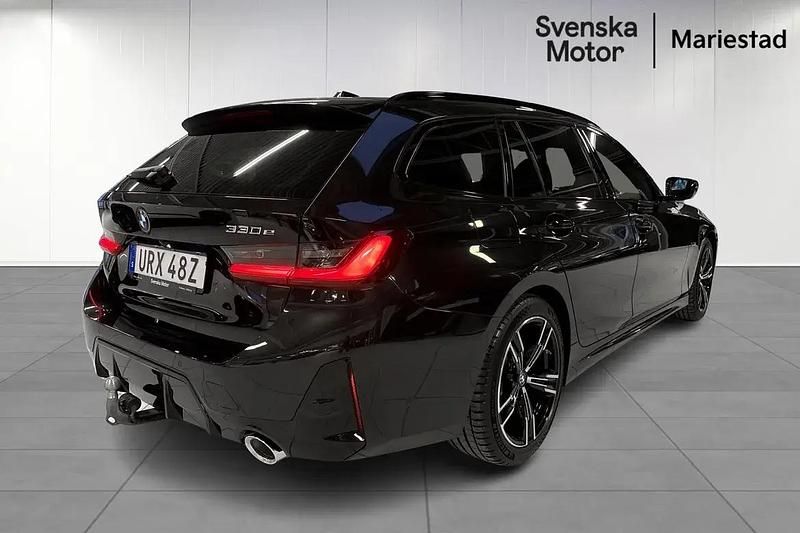 Begagnad BMW 330e M Sport 292 HK (214 kW) 2022 Svart Kombi