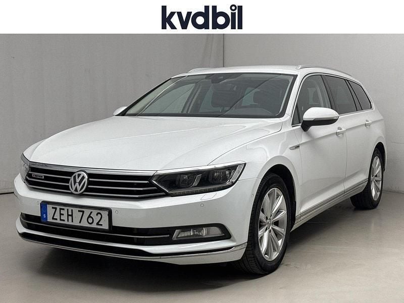 Vit Begagnad 2018 VW Passat GT Kombi | 174 900 kr (Superpris) - Bild 1/4