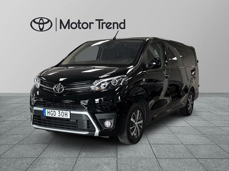 Svart Begagnad 2023 Toyota Proace Van | 404 900 kr (Lite dyr) - Bild 1/4
