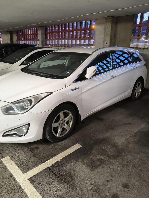 Begagnad 2014 Hyundai i40 Kombi | 99 000 kr (Lite dyr) - Bild 1/4