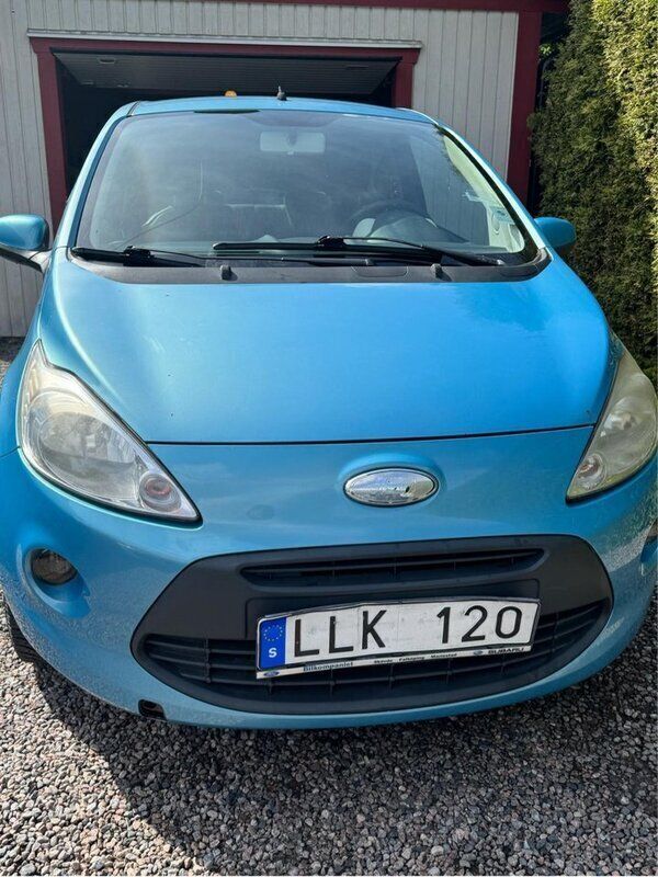 Blå Begagnad 2009 Ford Ka Titanium Halvkombi | 23 000 kr (Marknadspris) - Bild 1/4