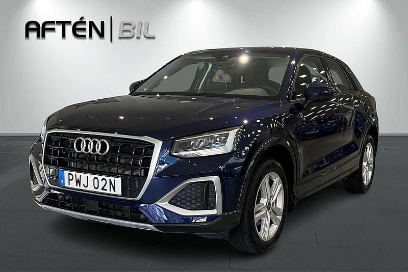 Blå Begagnad 2024 Audi Q2 Advanced SUV | 259 000 kr (Marknadspris) - Bild 1/3