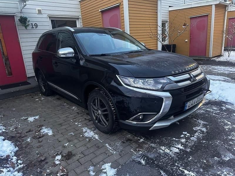 Begagnad 2018 Mitsubishi Outlander SUV | 215 000 kr (Marknadspris) - Bild 1/4