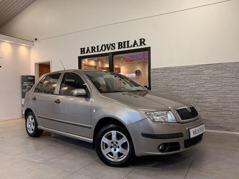 Begagnad Skoda Fabia 64 HK (47 kW) 2007 Brun Halvkombi