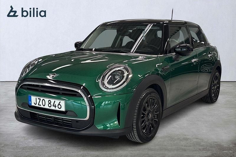 Grön Begagnad 2022 Mini Cooper Halvkombi | 249 900 kr (Marknadspris) - Bild 1/3