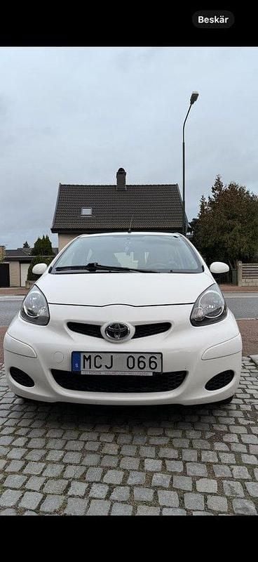 Begagnad 2011 Toyota Aygo Halvkombi | 44 000 kr (Marknadspris) - Bild 1/4