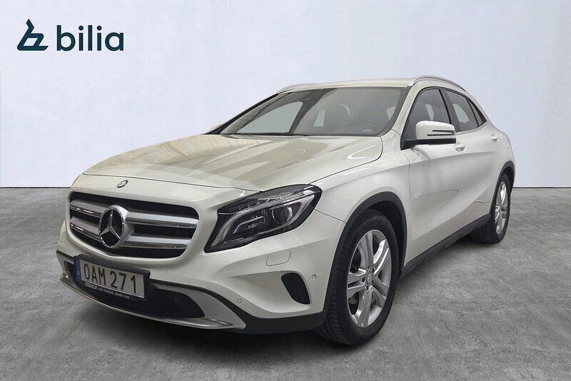 Vit Begagnad 2016 Mercedes GLA200 SUV | 259 000 kr (Marknadspris) - Bild 1/4
