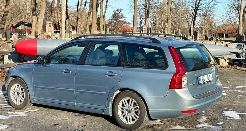 Blå metallic Begagnad 2011 Volvo V50 Kombi | 37 000 kr (Bra pris) - Bild 1/4