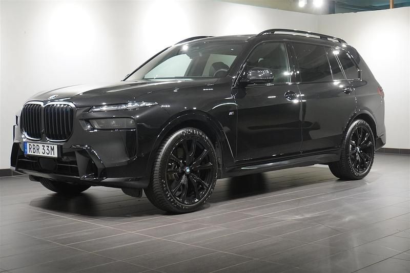 Svart Begagnad 2024 BMW X7 M Sport SUV | 1 049 900 kr (Superpris) - Bild 1/4