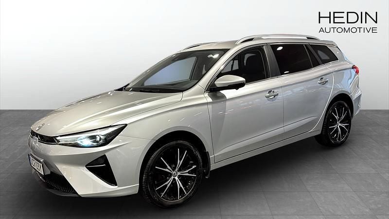 Grå Begagnad 2022 MG MG5 EV Kombi | 199 900 kr (Marknadspris) - Bild 1/4