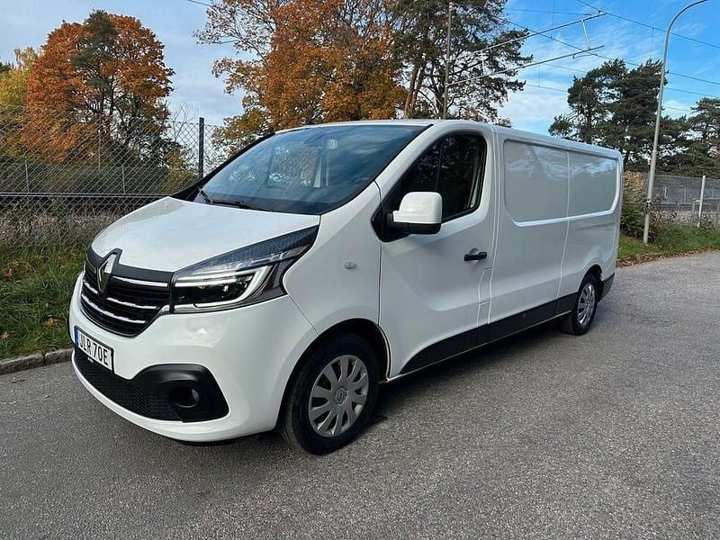 Vit Begagnad 2021 Renault Trafic Minibuss | 223 900 kr (Marknadspris) - Bild 1/4
