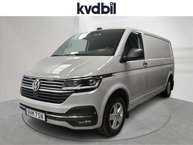 Grön Begagnad 2020 VW Transporter Van | 359 000 kr (Marknadspris) - Bild 1/3