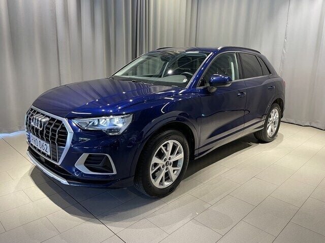 Navarrablå metallic Begagnad 2021 Audi Q3 Advanced Plus SUV | 274 900 kr (Marknadspris) - Bild 1/4