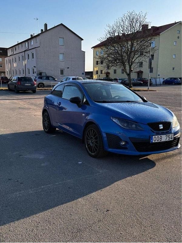 Blå Begagnad 2012 Cupra Ibiza Halvkombi | 80 000 kr - Bild 1/4