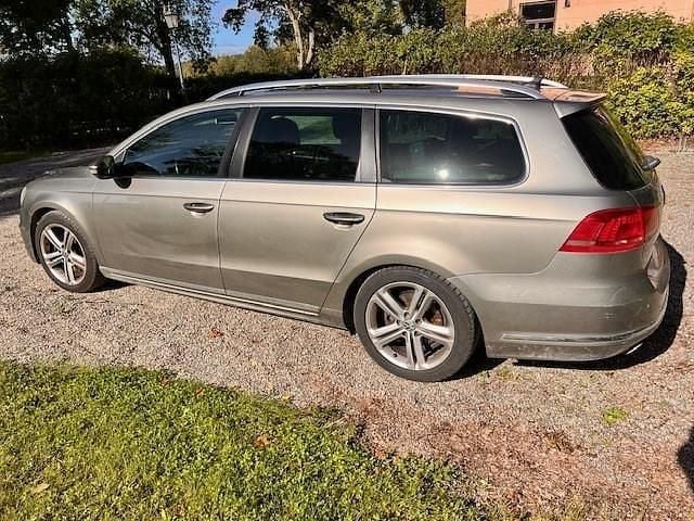 Brun Begagnad 2014 VW Passat GT Kombi | 94 400 kr (Marknadspris) - Bild 1/4