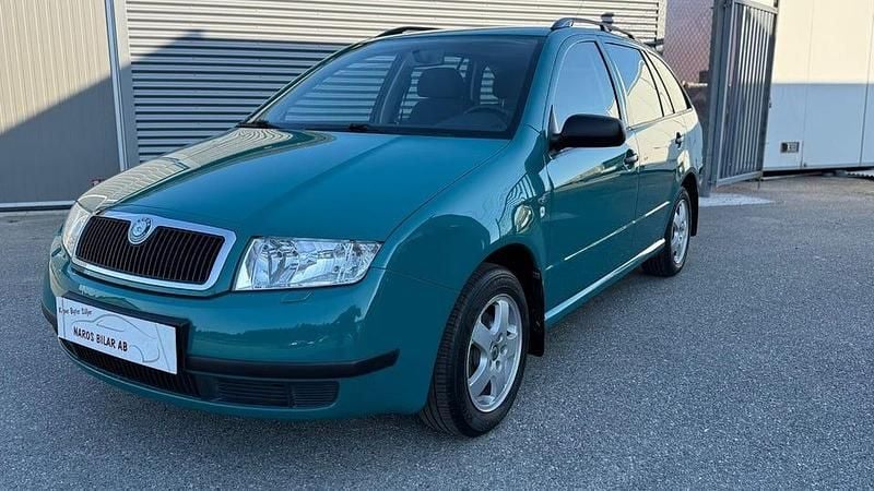 Grön Begagnad 2002 Skoda Fabia Halvkombi | 19 900 kr (Marknadspris) - Bild 1/4