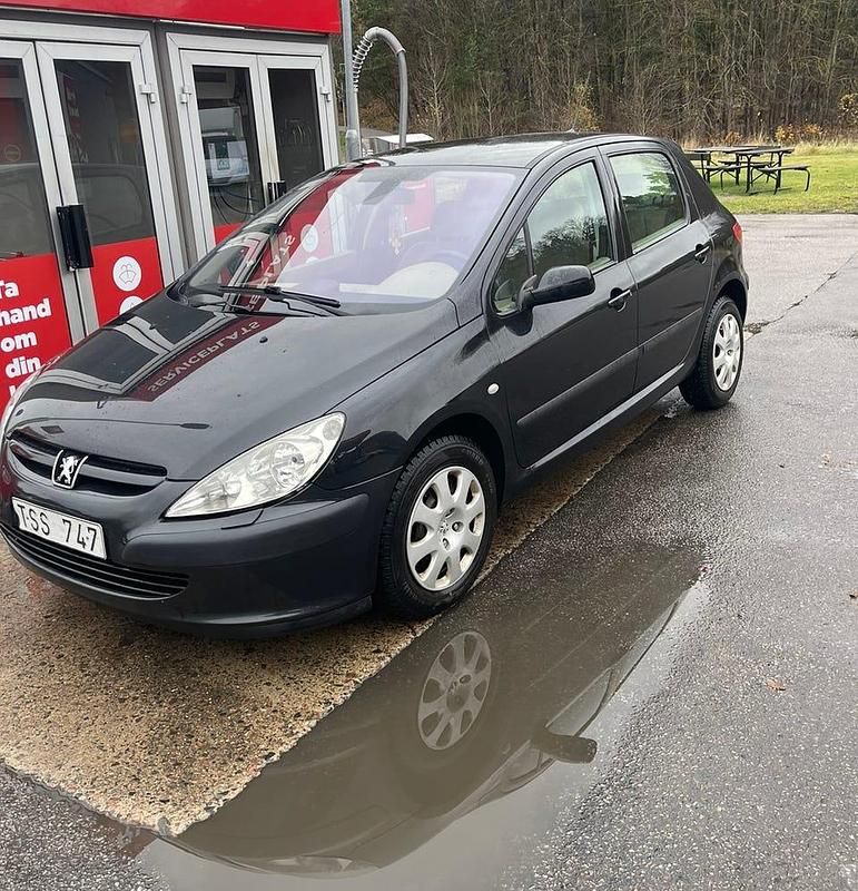Begagnad 2003 Peugeot 307 | 17 000 kr (Marknadspris) - Bild 1/4