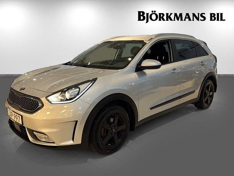 Grå Begagnad 2017 Kia Niro Advance SUV | 169 000 kr (Marknadspris) - Bild 1/4