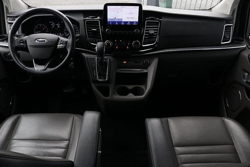 Begagnad Ford Tourneo 185 HK (136 kW) 2020 Grå Minibuss