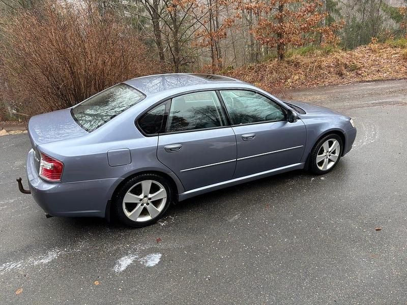 Begagnad Subaru Legacy 165 HK (121 kW) 2006 Sedan