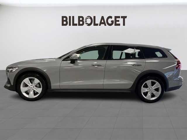 Begagnad Volvo V60 CC 250 HK (183 kW) 2024 Kombi