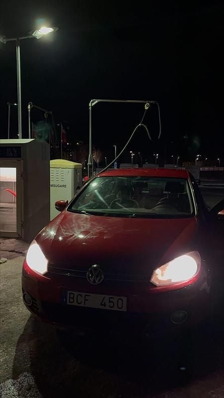 Begagnad VW Golf VI 102 HK (75 kW) 2011 Halvkombi