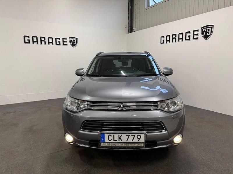 Begagnad Mitsubishi Outlander 203 HK (149 kW) 2014 Grå SUV