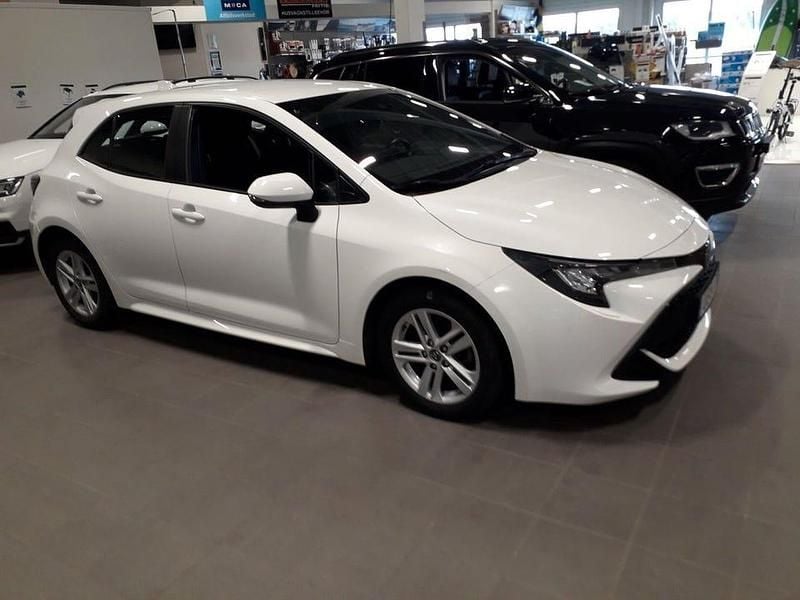 Begagnad Toyota Corolla Active 116 HK (85 kW) 2019 Vit Halvkombi