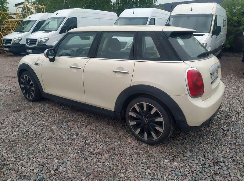Begagnad Mini Cooper 136 HK (100 kW) 2015 Vit Halvkombi