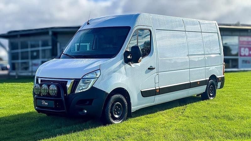 Vit Begagnad 2019 Nissan NV400 Van | 198 900 kr (Lite dyr) - Bild 1/4