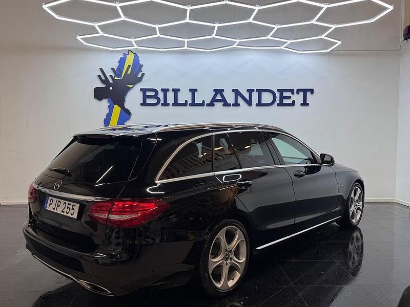Begagnad Mercedes C350e Avantgarde 211 HK (155 kW) 2017 Svart Kombi