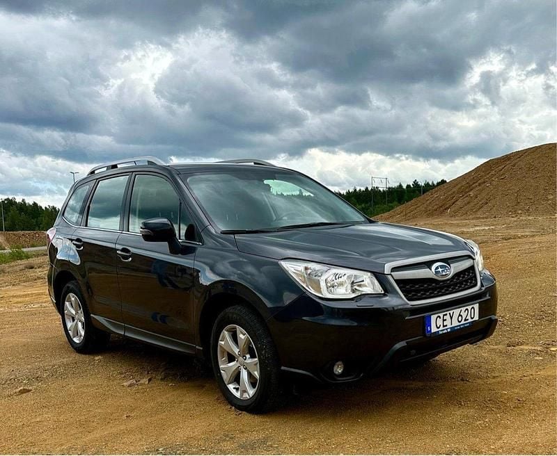 Grå Begagnad 2014 Subaru Forester SUV | 180 000 kr (Bra pris) - Bild 1/4
