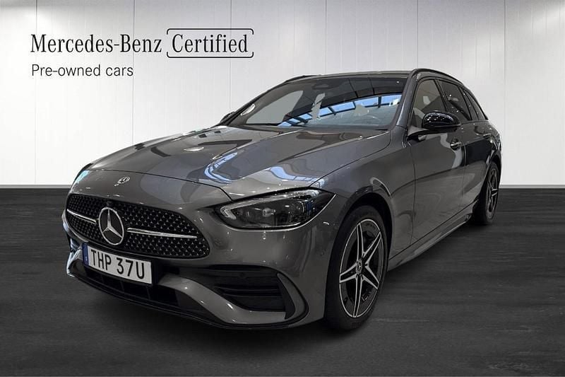 Svart Begagnad 2022 Mercedes C300e Premium Kombi | 399 900 kr (Marknadspris) - Bild 1/4