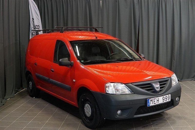 Begagnad Dacia Logan 88 HK (64 kW) 2011 Röd Sedan