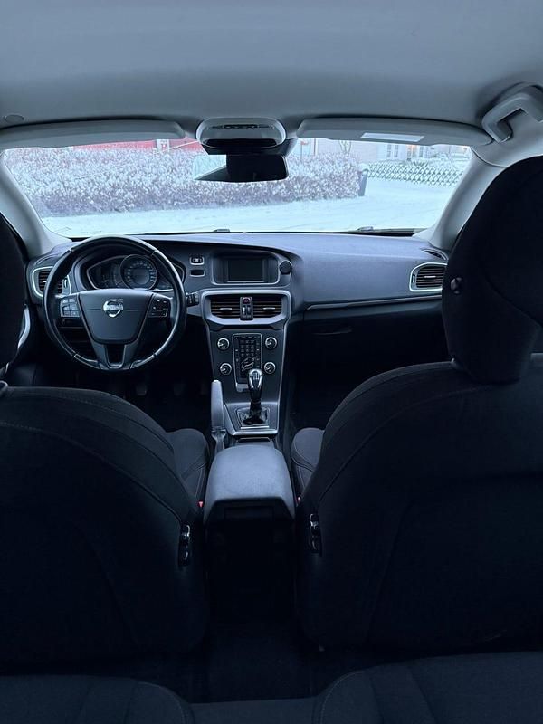Begagnad Volvo V40 115 HK (84 kW) 2014 Halvkombi