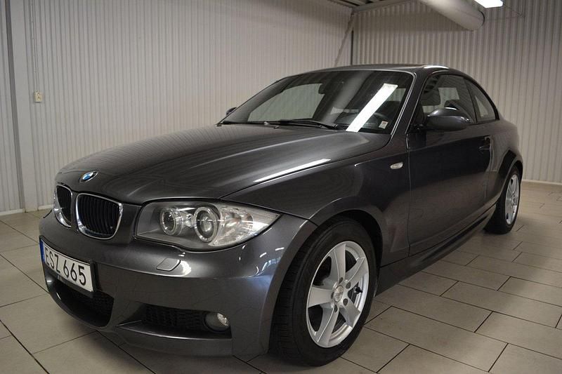 Grå Begagnad 2008 BMW 120 Coupé M Sport Sportkupé | 89 000 kr - Bild 1/3