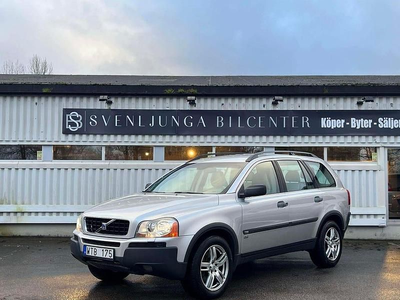 Grå Begagnad 2005 Volvo XC90 Summum SUV | 59 900 kr (Marknadspris) - Bild 1/4
