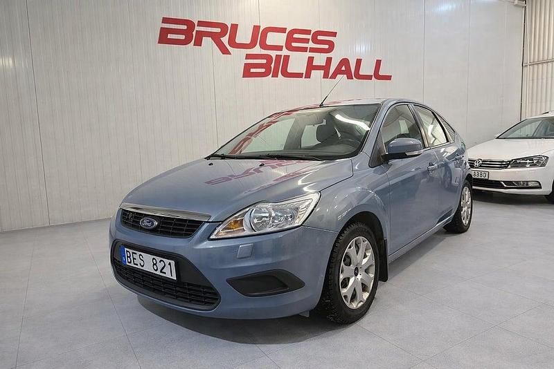 Grå Begagnad 2007 Ford Focus Trend Halvkombi | 61 900 kr (Dyr) - Bild 1/4