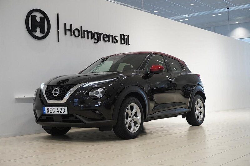 Begagnad Nissan Juke N-Connecta 117 HK (86 kW) 2021 Black & sunset red roof SUV