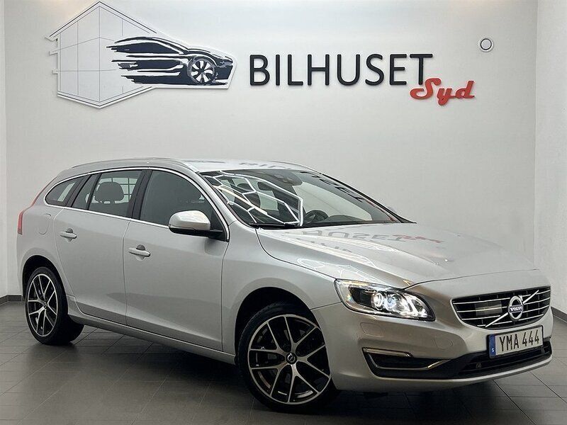 Silver Begagnad 2018 Volvo V60 Summum Kombi | 218 500 kr (Marknadspris) - Bild 1/4