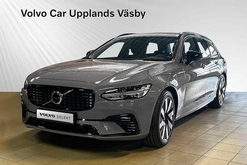 Grå Begagnad 2024 Volvo V90 Plus Kombi | 504 900 kr (Marknadspris) - Bild 1/3