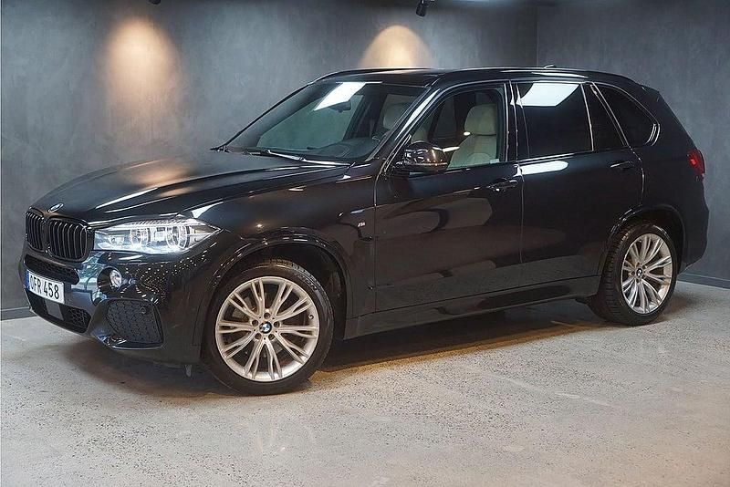 Svart Begagnad 2016 BMW X5 M Performance SUV | 359 900 kr (Dyr) - Bild 1/3
