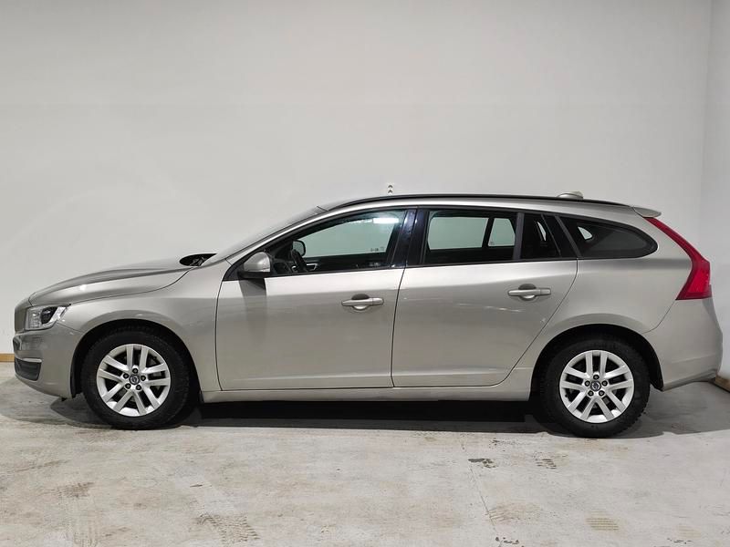 Begagnad Volvo V60 2015 Brun Kombi