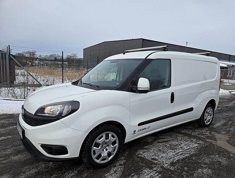 Begagnad Fiat Doblò 120 HK (88 kW) 2019 Vit Minibuss