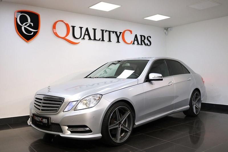 Silver Begagnad 2012 Mercedes E220 Sedan | 129 000 kr (Marknadspris) - Bild 1/4