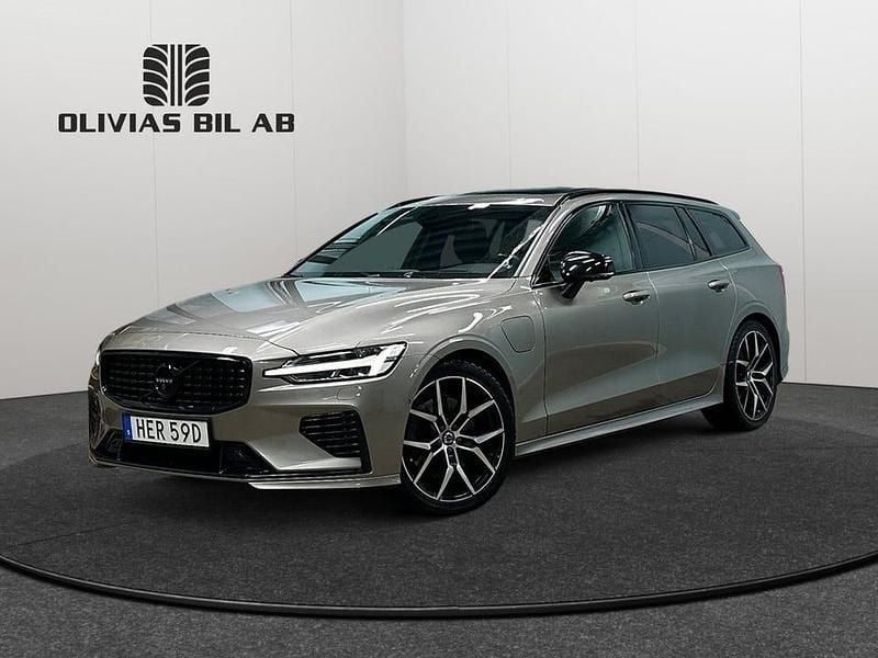 Grå Begagnad 2020 Volvo V60 R-Design Kombi | 279 400 kr - Bild 1/4