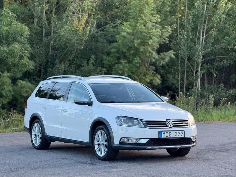 Vit Begagnad 2013 VW Passat Alltrack Kombi | 79 000 kr - Bild 1/4