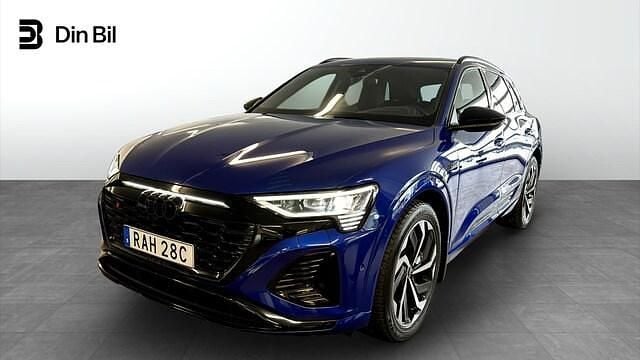 Begagnad Audi Q8 e-tron Sport 300 kW (408 HK) 2023 Blå SUV