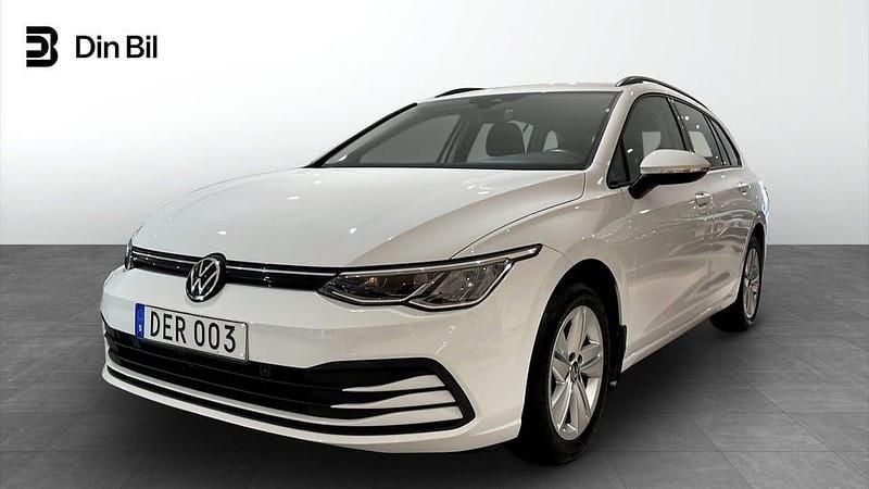 Vit Begagnad 2022 VW Golf VIII Kombi | 239 900 kr (Marknadspris) - Bild 1/4