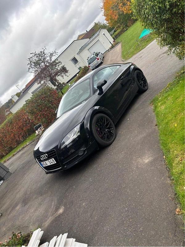 Svart Begagnad 2007 Audi TT Comfort Sportkupé | 149 000 kr (Lite dyr) - Bild 1/4